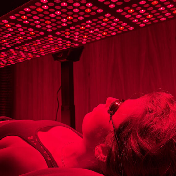 Qui peut avoir recours à la thérapie par lumière rouge ?